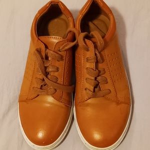 Boys Vince Camuto Shoes Size 4